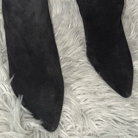 Shoes - Picture 5 of 9